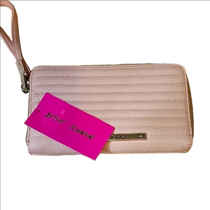 Betsey Johnson Pink Quilted Wristlet New With Tags